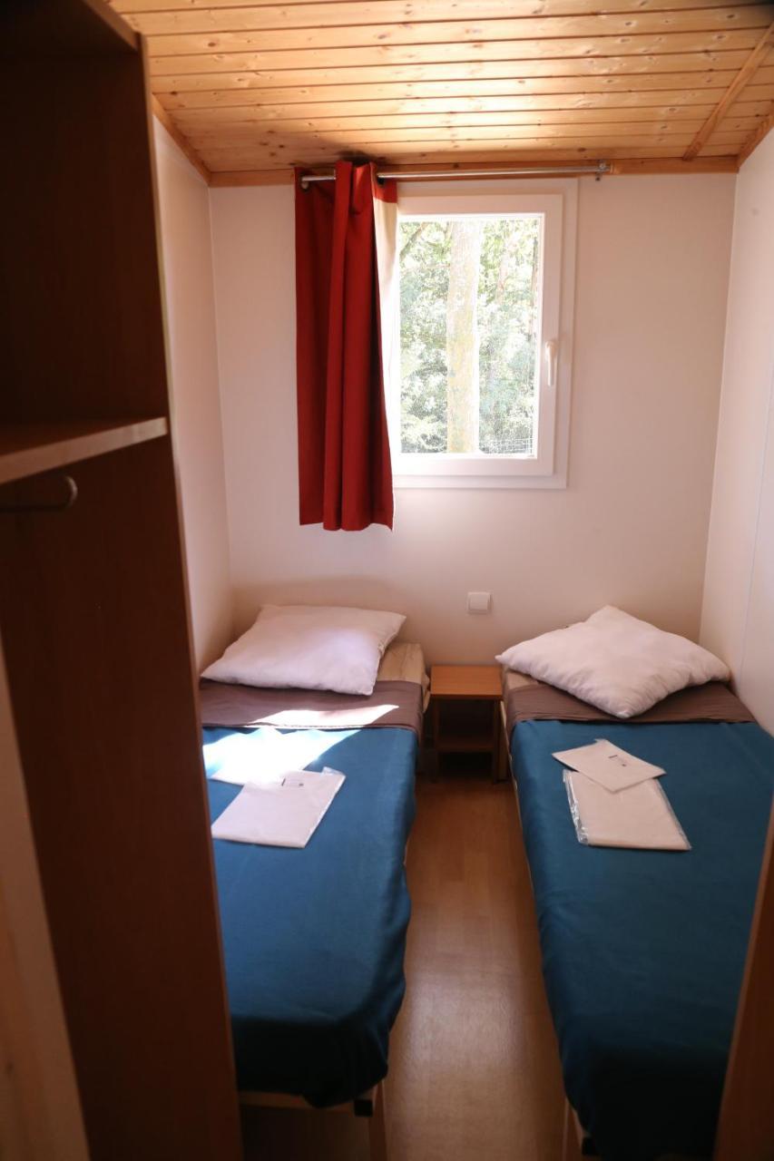 Camping Le Ruisseau Saint-André-de-Seignaux المظهر الخارجي الصورة